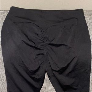 Scrunch butt leggings